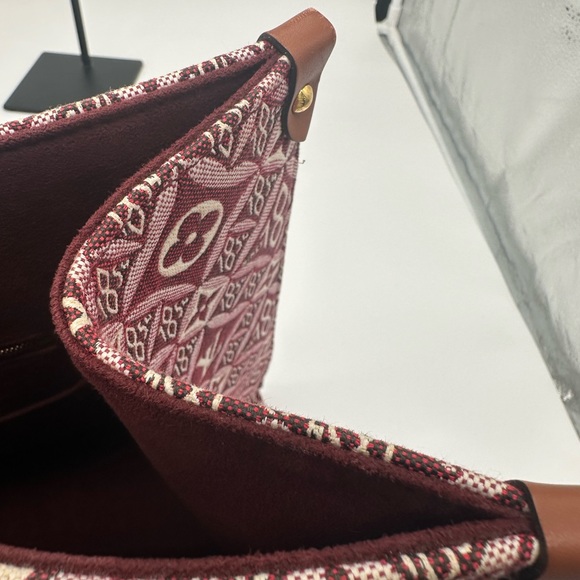 Louis Vuitton On the Go GM Since 1854 EUC - Picture 2 of 15